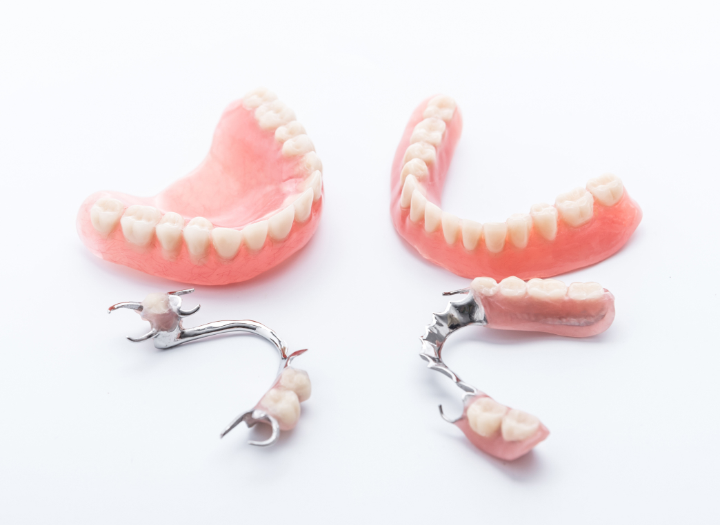 入れ歯の製作・調整・修理